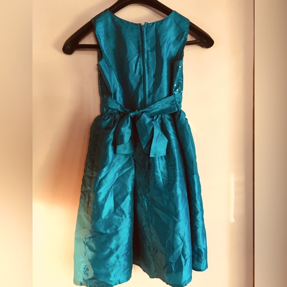 Sequins satin dress - Picture 2 of 3